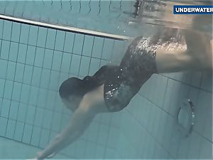 showing bright funbags underwater makes everyone insane
