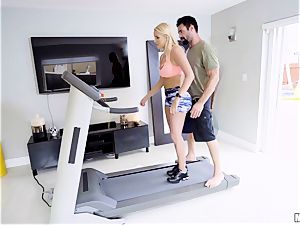 blondie babe treadmill poon bashing